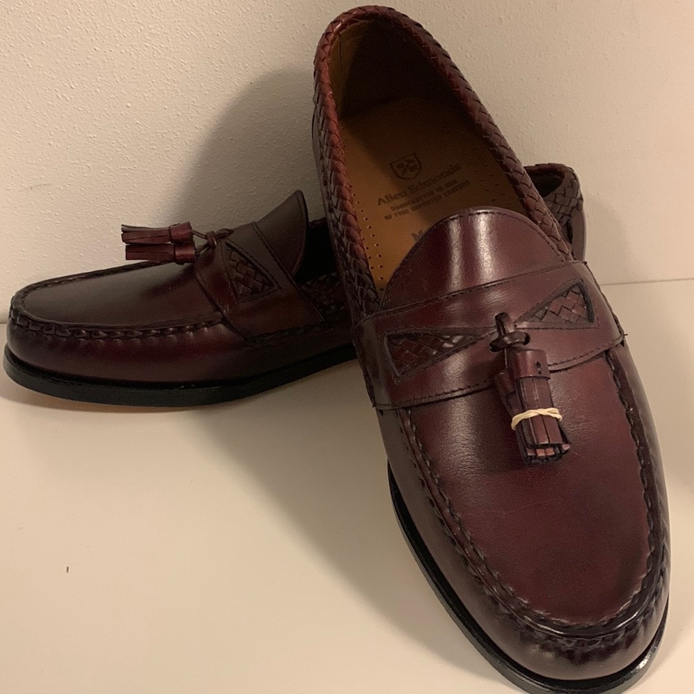 Allen Edmonds NWOT Maxfield loafer Color Merlot/Burgundy. Quality comfort.NEW